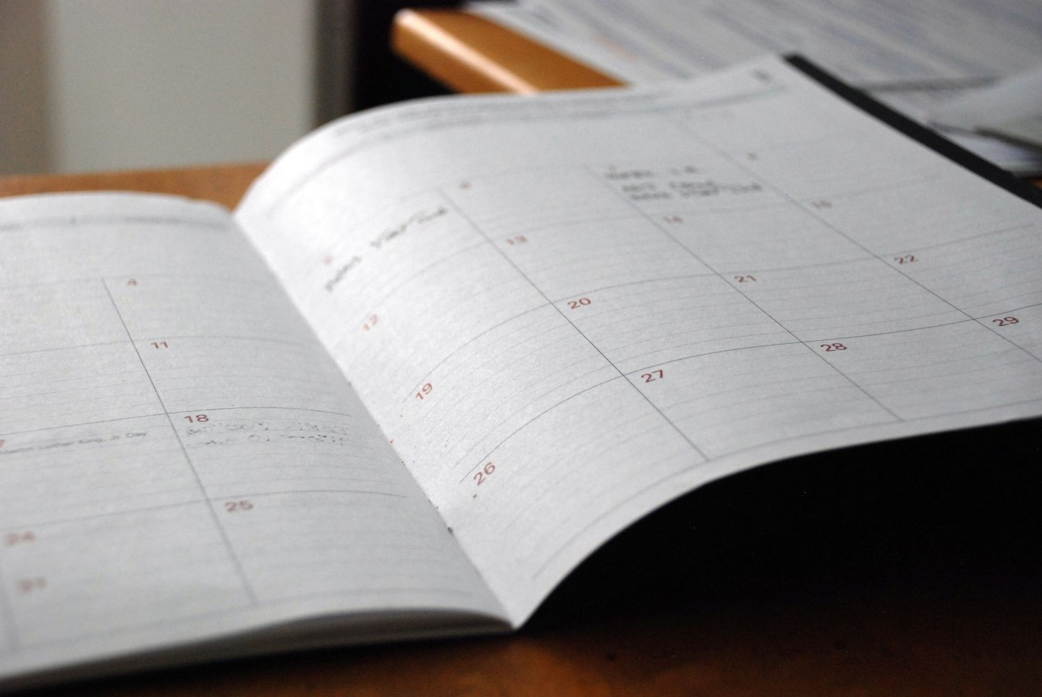 Aufgeschlagener Kalender
